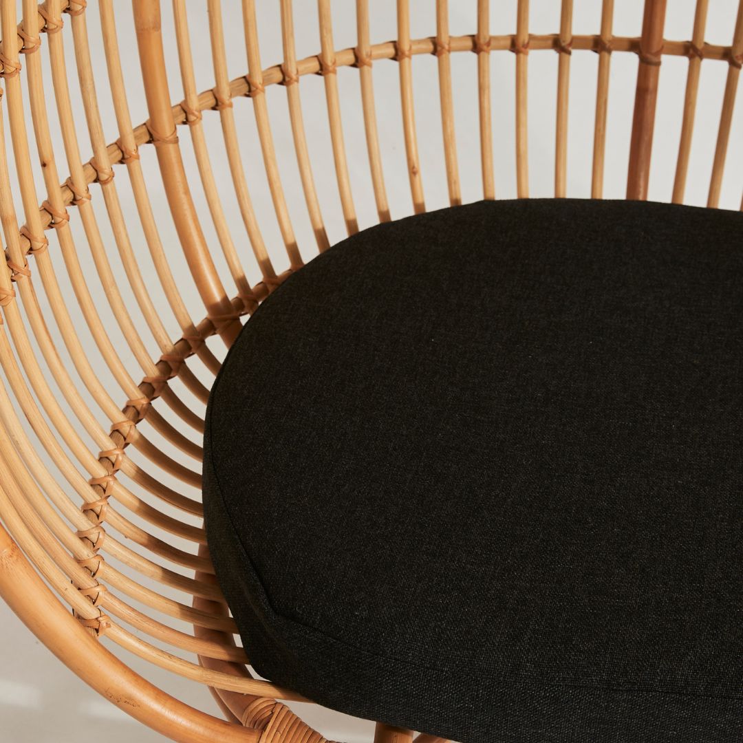 Egg Chair with Legs