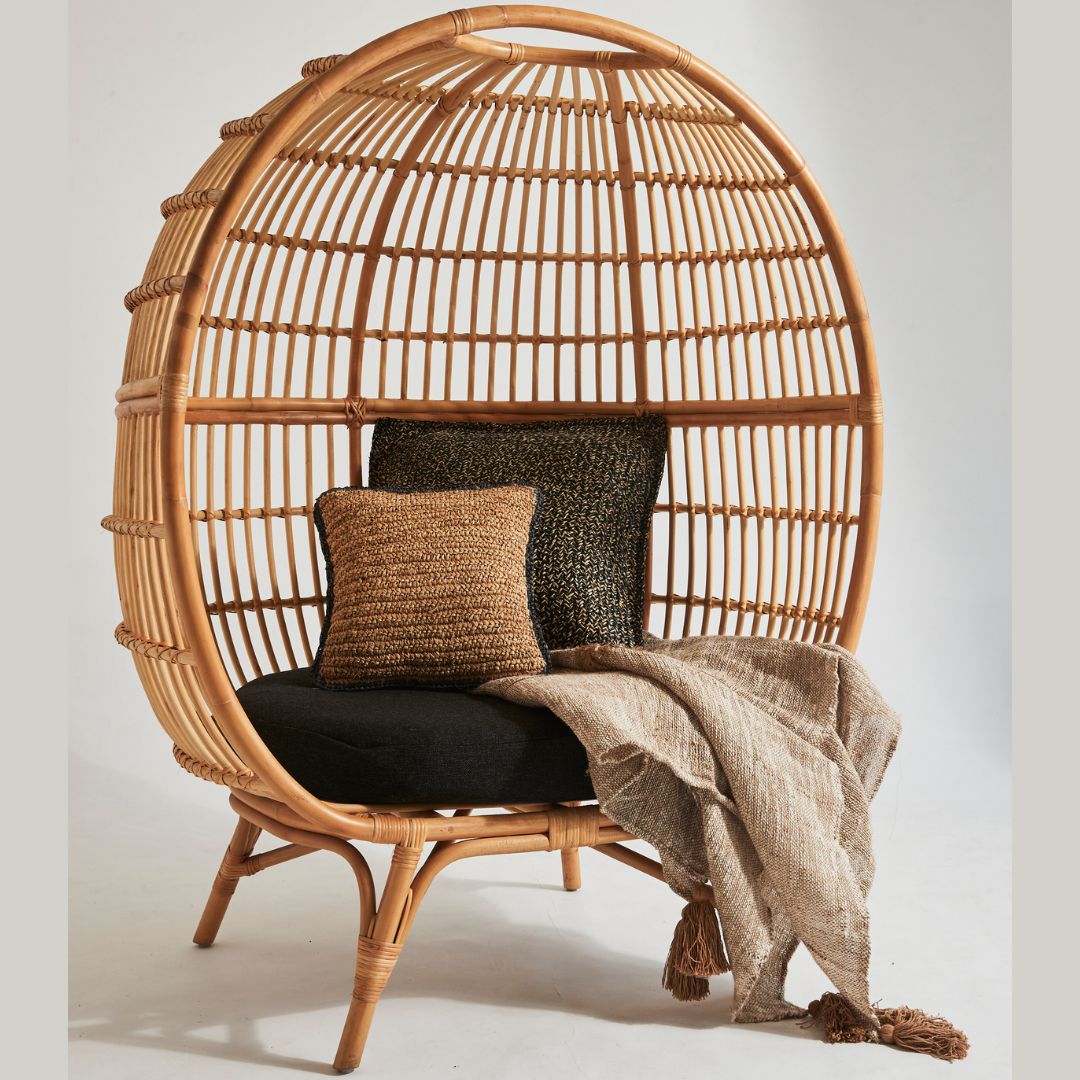 Egg Chair with Legs