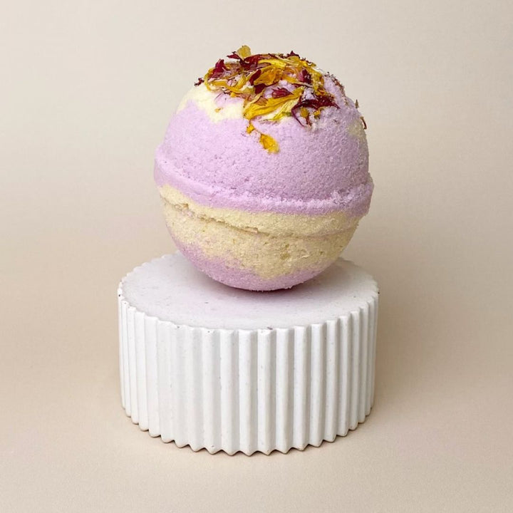 Sweet Kisses Bath Bomb